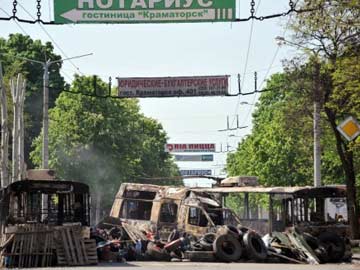 Charred Checkpoints on Road to Ukraine's Rebel Stronghold