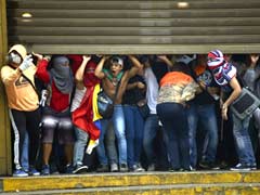 Venezuelan Police Arrest 105 in Clashes