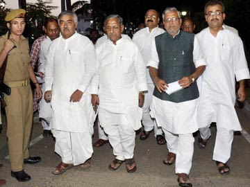 BJP Delegation Meets Bihar Governor Amid Political Churning in State
