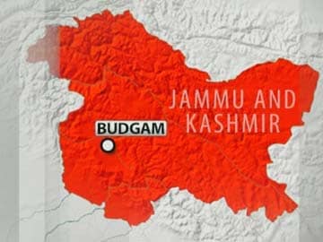 One Army Jawan Killed, Three Injured in Encounter With Militants Hiding in a House in Kashmir
