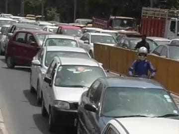 Massive Jams in South Delhi Due to Protests Outside Jal Board Office