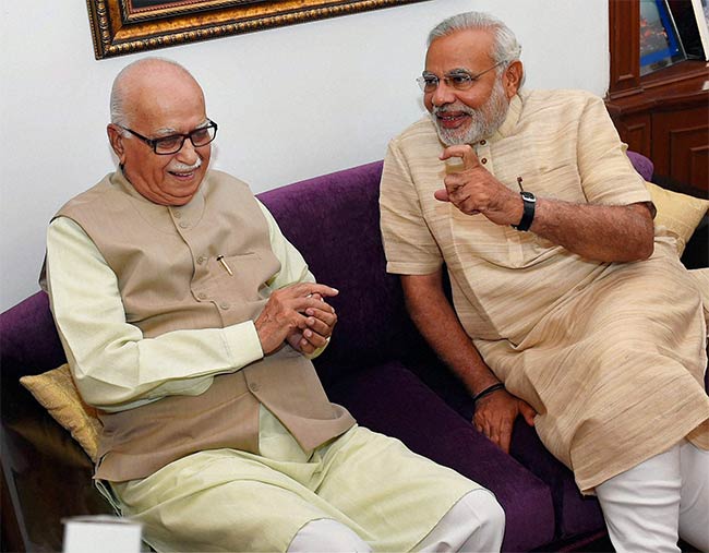 Narendra Modi Meets LK Advani, BJP Leaders in Delhi as Party Focuses on Government Formation