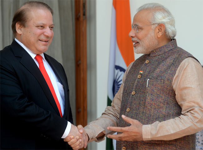 Leaders of India and Pakistan Hold Rare Meeting