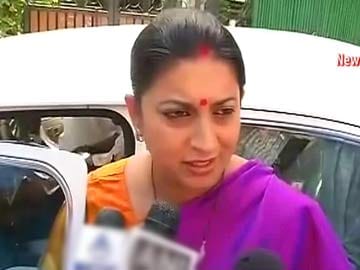 Delhi University Suspends Five Officials for Leaking Smriti Irani's Documents 