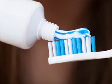 Chemicals used in toothpaste, sunscreens may cause male infertility, new research finds
