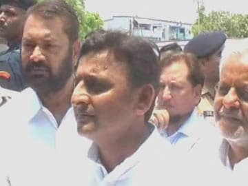Badaun Gang-Rape: Akhilesh Yadav Holds Meeting to Review Law and Order Situation in UP