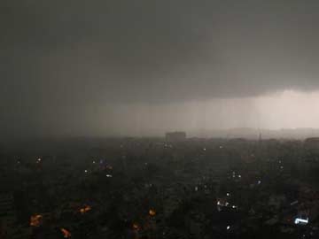 Heavy Rains Lash Bangalore, Hit Normal Life