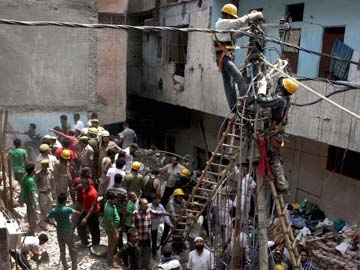 Delhi: Congress, AAP Demand Probe as 10 People Die in Building Collapse