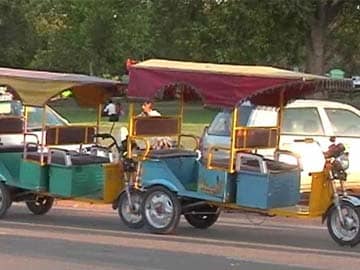 Government Upstages AAP, Lifts Ban on E-Rickshaws in Delhi