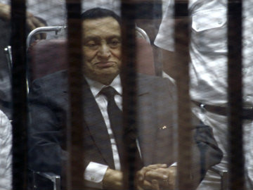 Egypt's Hosni Mubarak Breaks Leg in Hospital 