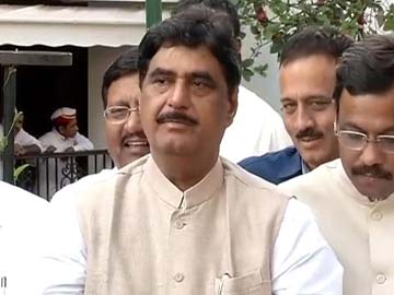 Pune Grieves the Death of Gopinath Munde