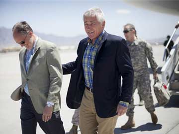 Chuck Hagel Meets With Team That Rescued US Soldier Held by Taliban