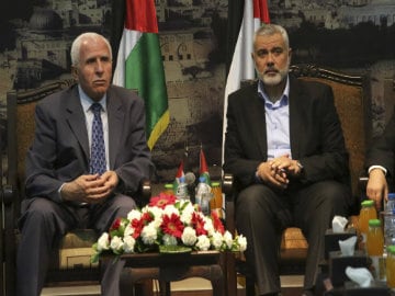 Mahmoud Abbas Swears in Palestinian Unity Government
