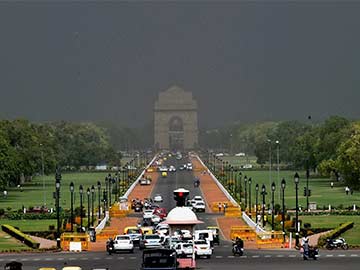 Warm, Humid Morning Points at Hot Day in Delhi