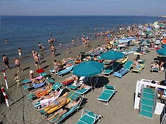 Italy's Beaches: Open for Business But Closed to Competition