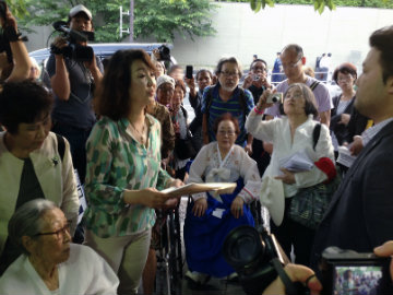 Former Sex Slaves Demand Japan Prime Minister Acknowledge Past