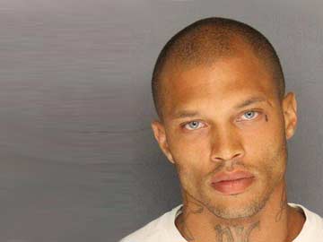 Women Lust Over Model-Like US Felon's Mugshot