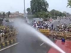 BJP Activists Clash With Police Outside UP Assembly