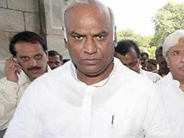 Mallikarjun Kharge, Not Rahul Gandhi, to Lead Congress in Lok Sabha