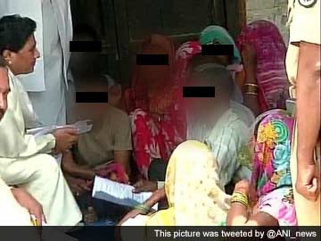 Badaun Gang-Rape: Mayawati Meets Victims' Family, Announces Compensation