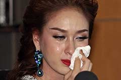 Thai Beauty Queen Resigns Under Social Media Fire