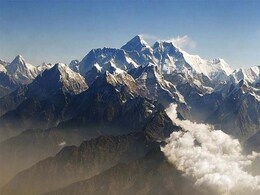 Earthquake-Hit Nepal Opens Everest for Autumn Season Earthquake-Hit Nepal Opens Everest for Autumn Season