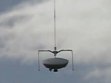 NASA's Mars 'Flying Saucer' Splashes Back Down After Successful Test