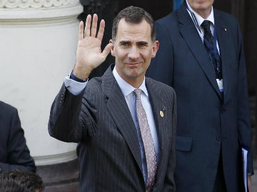 King Felipe VI to be Sworn In as Spain's Royals Try to Update
