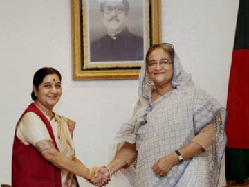 Sushma Swaraj Meets Bangladesh Prime Minister Sheikh Hasina