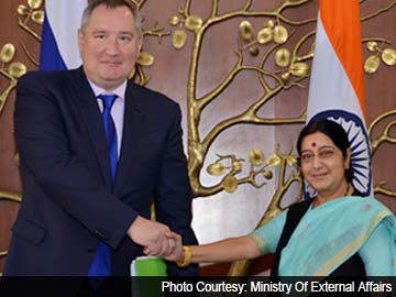 Russian Deputy Prime Minister Holds Talks with Foreign Minister Sushma Swaraj