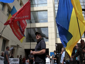 Tax Cheats Took Billions From Ukraine