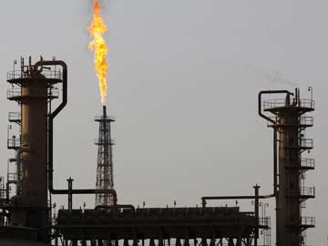 Extremists Said to Take Control of Iraq's Biggest Oil Refinery