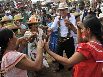 UN Chief Celebrates 70th Birthday With Bolivian Folk Dance