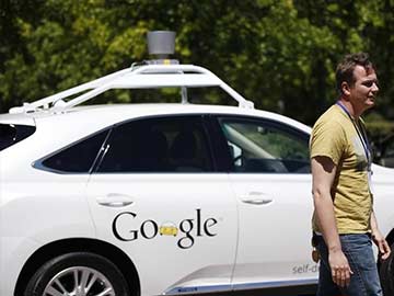 Google, Detroit Diverge on Road Map for Self-Driving Cars