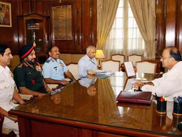 Defence Minister Arun Jaitley Briefed on Indian Air Force's Operational Preparedness