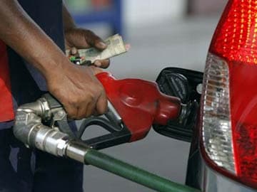 Delhi: Four Bikers Rob Petrol Pump Manager of Rs 21 Lakh