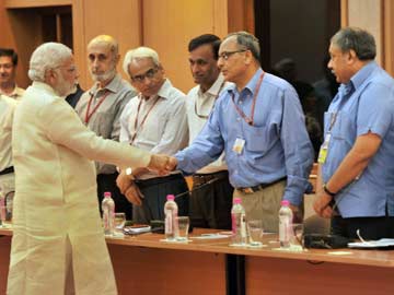 PM Narendra Modi Meets Top Bureaucrats, Asks Them to Make Government People-Friendly