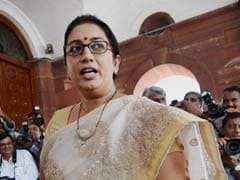 HRD Minister Smriti Irani Meets IIT Directors, Reportedly Plans a 'Retreat' With Them