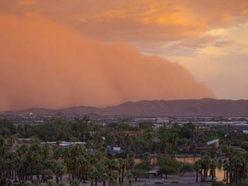 Dust Storm Hits Phoenix, Flights Grounded