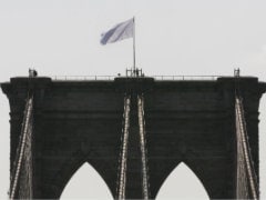 United States: New York Police Probing Switch of Flags on Brooklyn Bridge