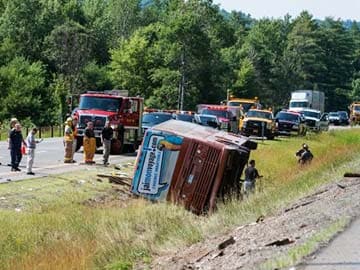 Canadian Tour Bus Rolls over in New York; One Dead 