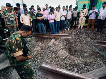 Close Shave for Rajdhani Train After Maoists Blow up Track in Bihar