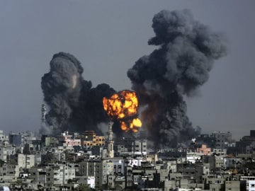 Baby Among 15 Dead as Israeli Shell Hits UN School in Gaza