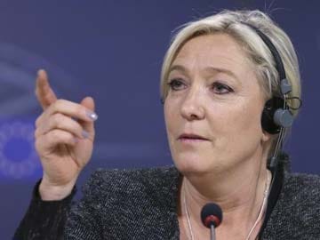 Marine Le Pen Could Knock Out Socialists in French President Race: Poll