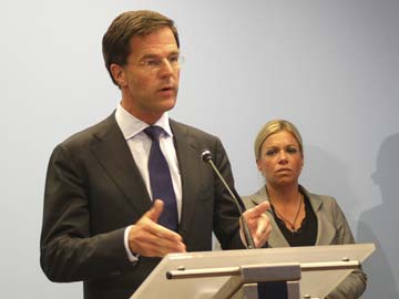Dutch Prime Minister Asks Ukraine to Stop Fighting Near Crash Site