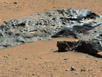 NASA's Curiosity Rover Finds Iron Meteorites on Mars