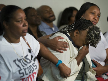 Man Who Died in New York Police Custody Wasn't Violent: Widow