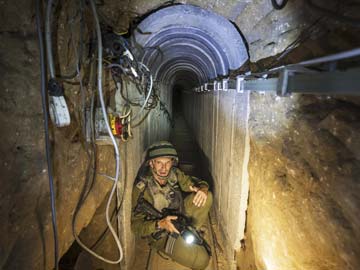 Peering Into Darkness Beneath the Israel-Gaza Border