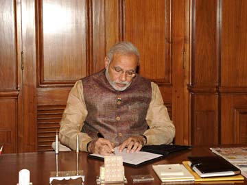 PM Narendra Modi, President Pranab Mukherjee Have Lunch at Rashtrapati Bhavan