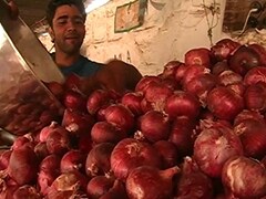 Rajasthan Records Bumper Onion Production, But Why are Consumers Still Crying?